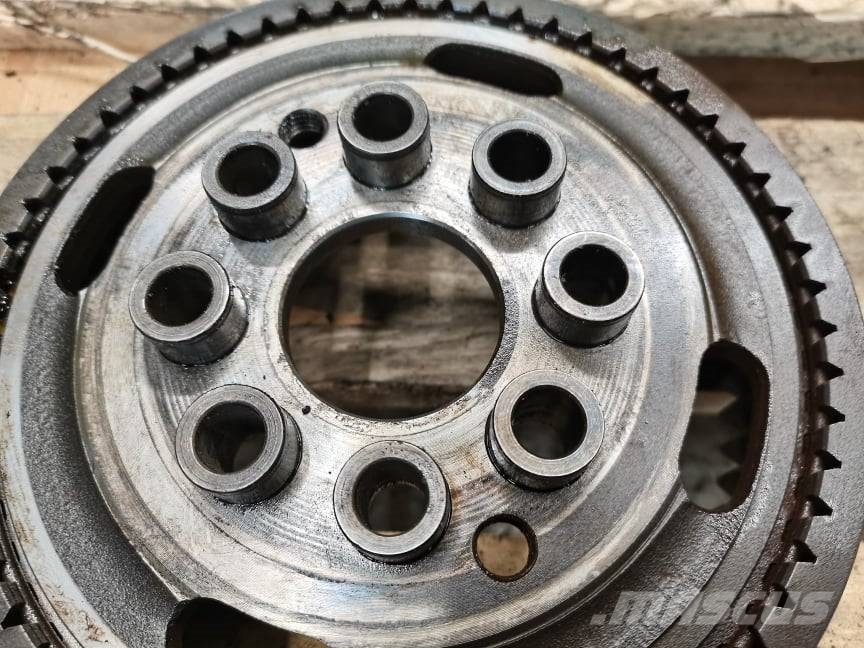 McCormick {wreath portal axle Carraro} Rama i zawieszenie
