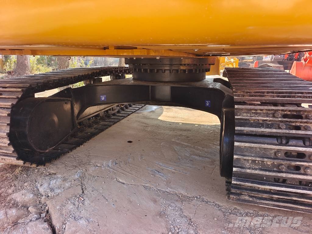 CAT 320D2L    3000 units excavators in stock Escavadoras de rastos