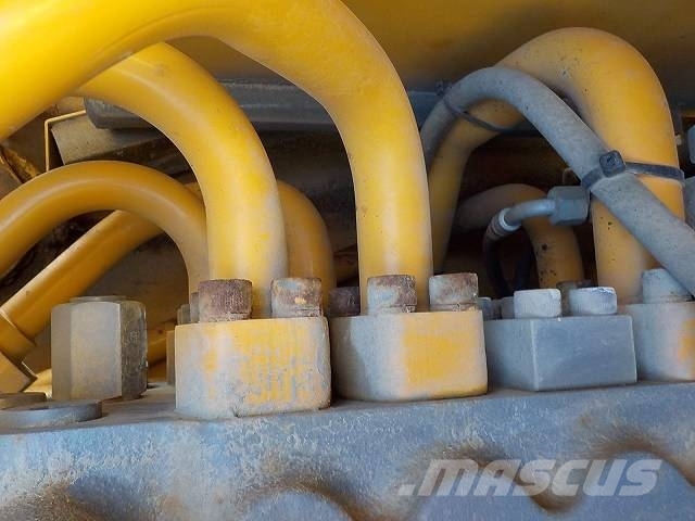 加藤製作所 HD823MR-6 Gravemaskiner på larvebånd