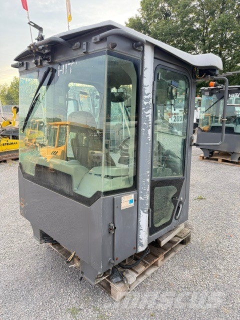Hitachi ZW 250 USED CAB كابينة والداخلية