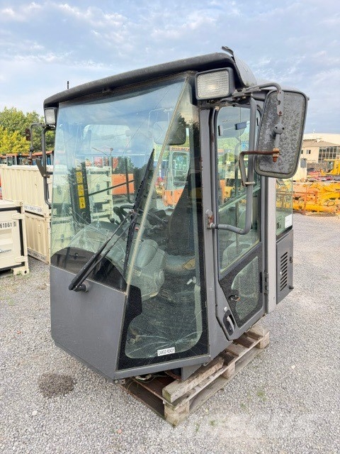 Hitachi ZW 250 USED CAB كابينة والداخلية