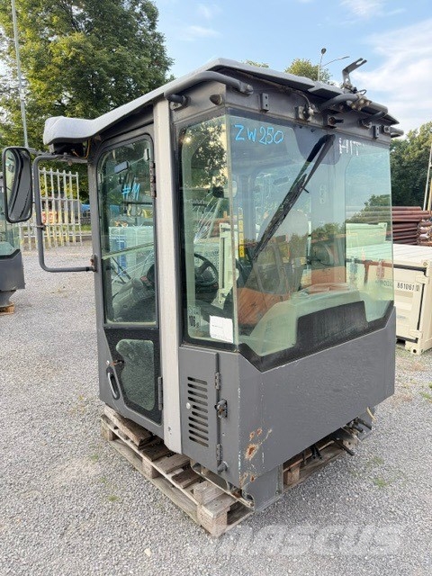 Hitachi ZW 250 USED CAB كابينة والداخلية