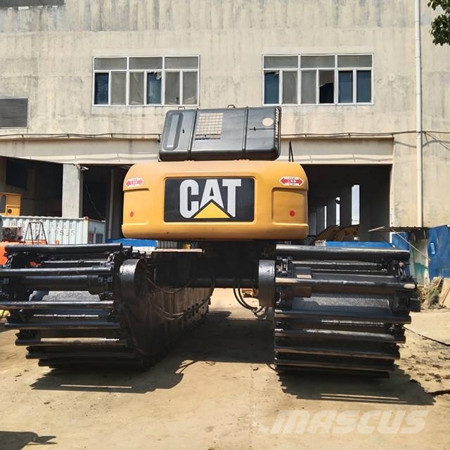 CAT 320 Amfibische graafmachines
