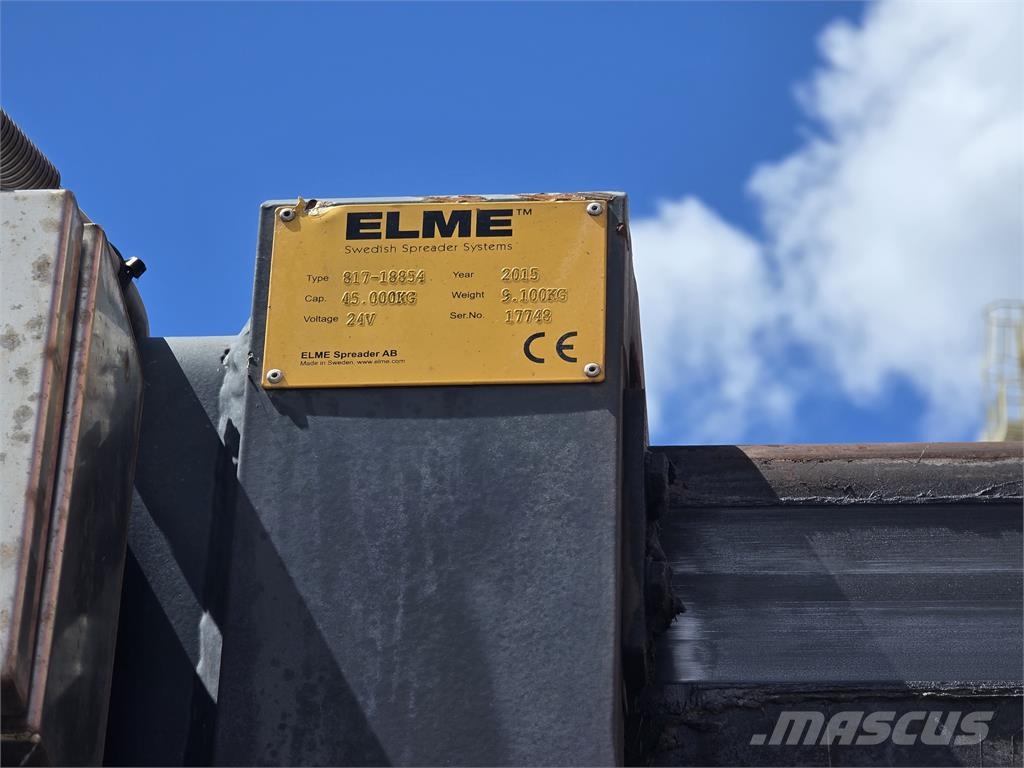 Liebherr LRS545 Reach-Stacker