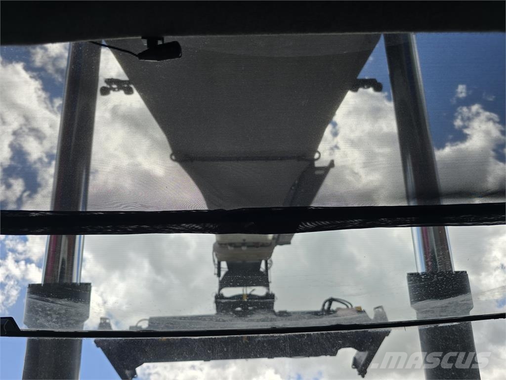 Liebherr LRS545 Reach-Stacker