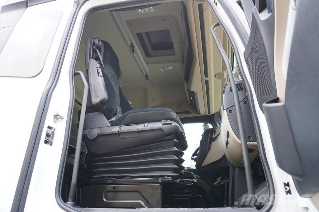 Mercedes-Benz Actros 2540 6×2 / 90 tho. km! / 5-seater cab! Kofferaufbau