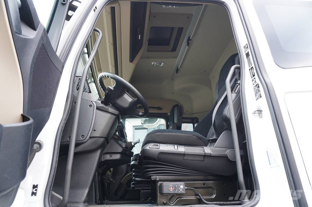 Mercedes-Benz Actros 2540 6×2 / 90 tho. km! / 5-seater cab! Kofferaufbau