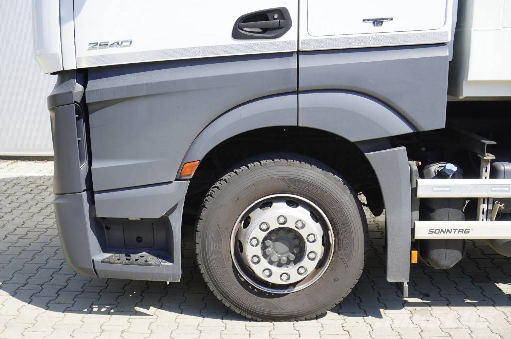 Mercedes-Benz Actros 2540 6×2 / 90 tho. km! / 5-seater cab! Kofferaufbau