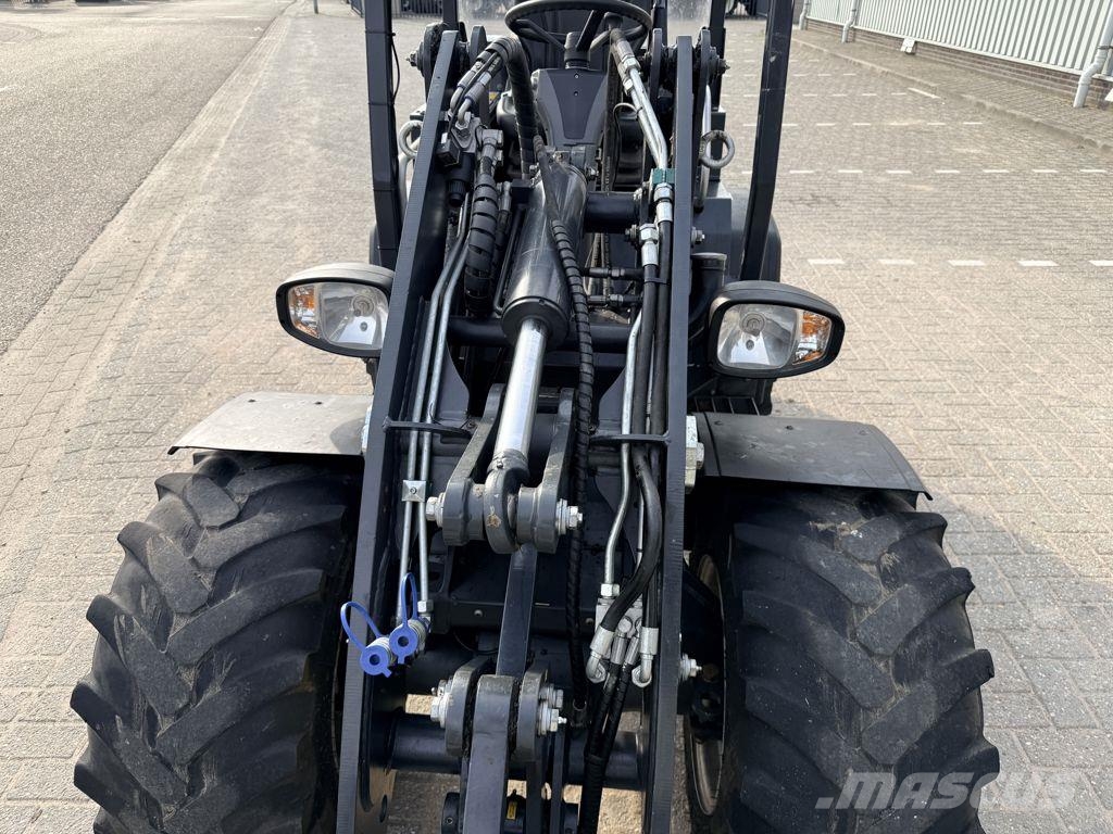 Pitbull X28-45CRT Shovel Фронтальні навантажувачі