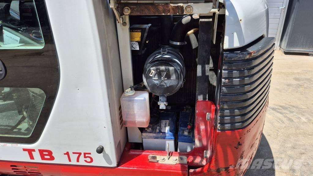 Takeuchi TB175 - 2006 YEAR - 2X BUCKETS - 12090 HOURS Minigraafmachines < 7t