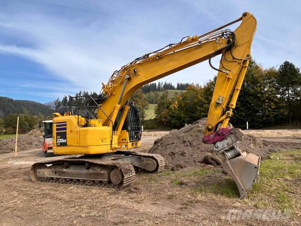 Komatsu PC 228 USLC-11 Гусеничные экскаваторы