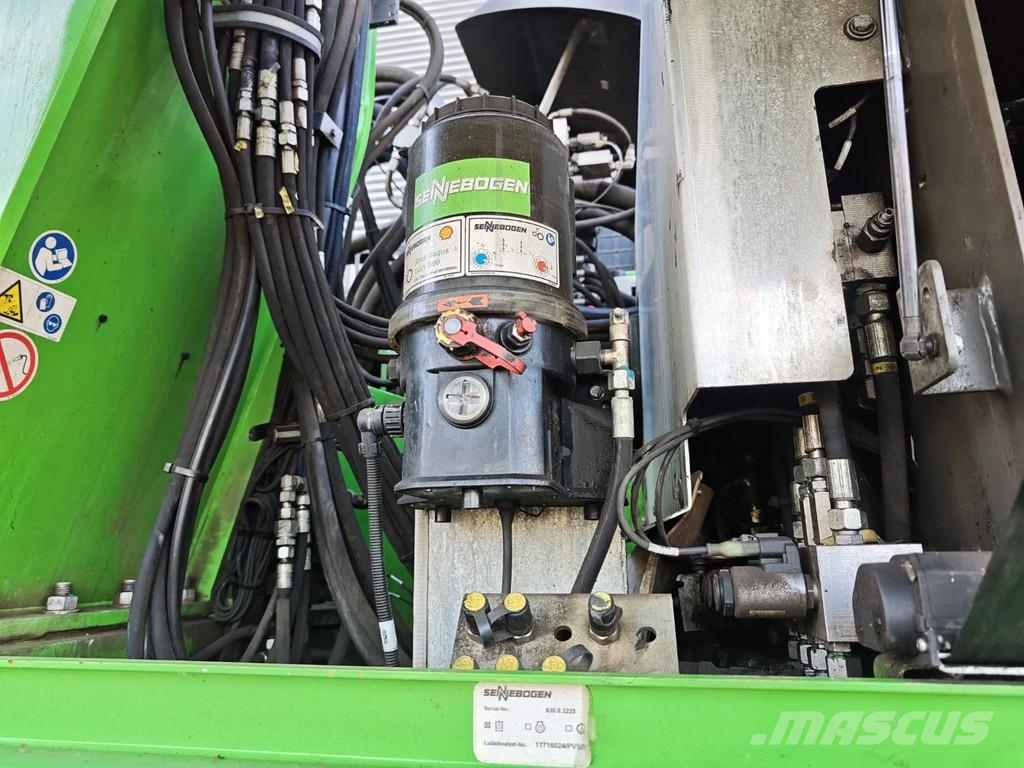 Sennebogen 830 E HD K17 Atık taşıma araçları