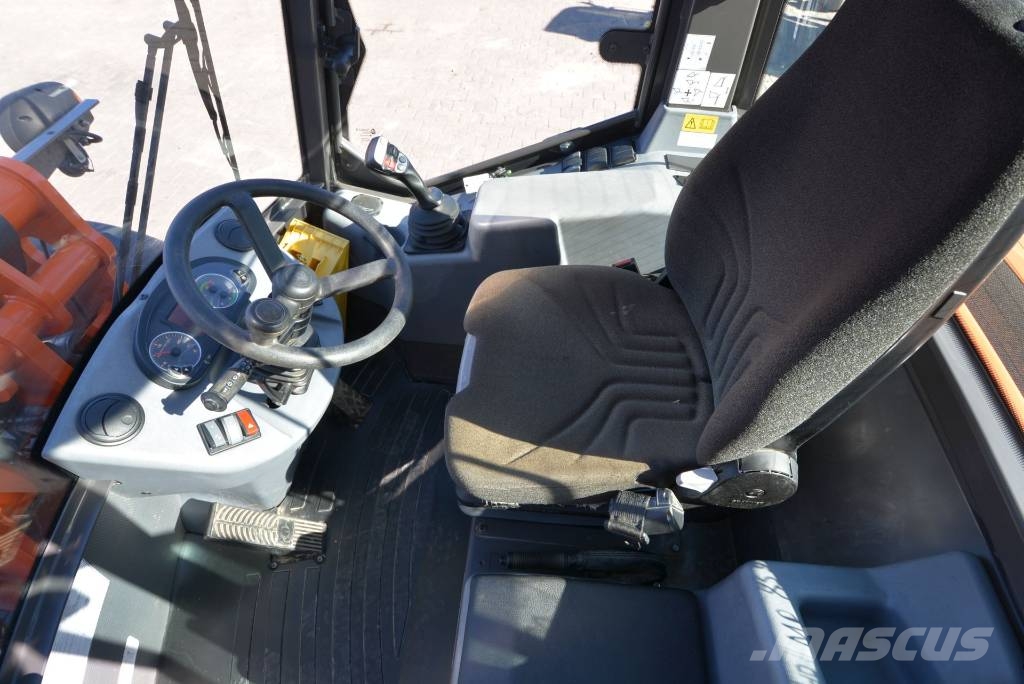 Hitachi ZW 75-6 C Kolesové nakladače