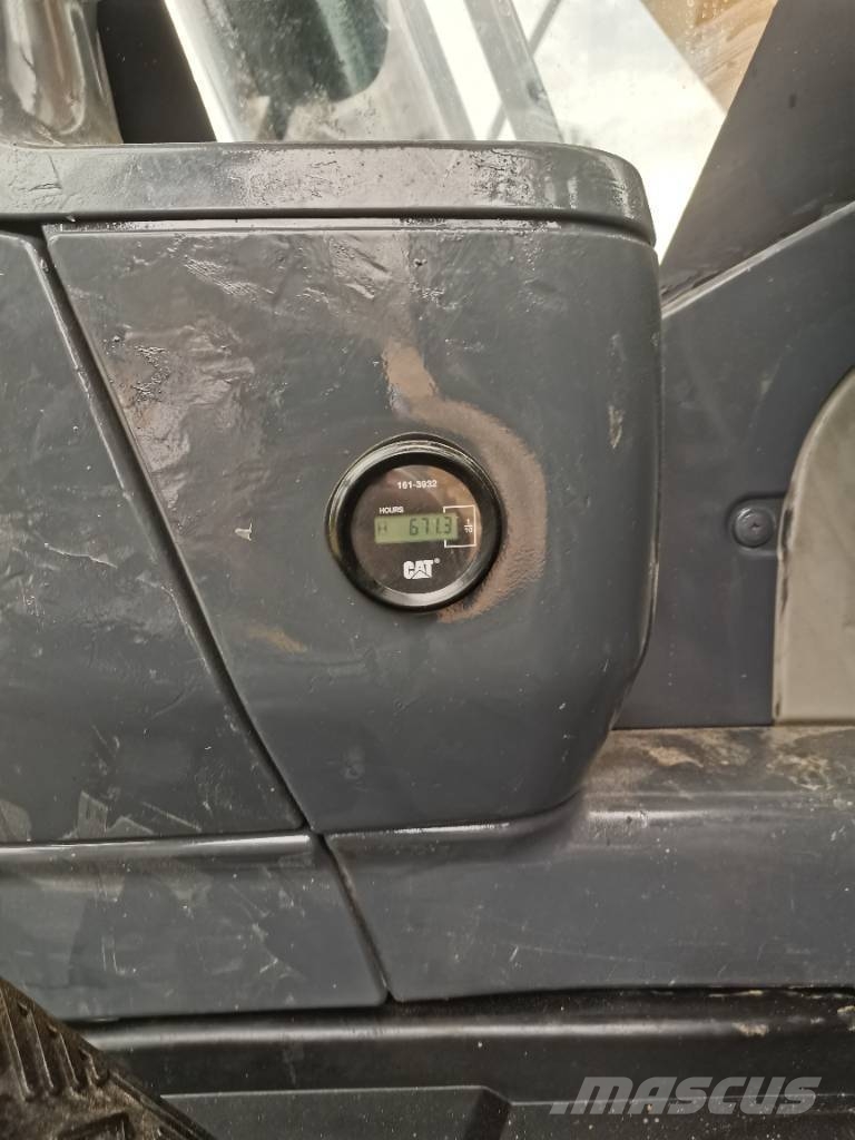 CAT 320 D 履带挖掘机