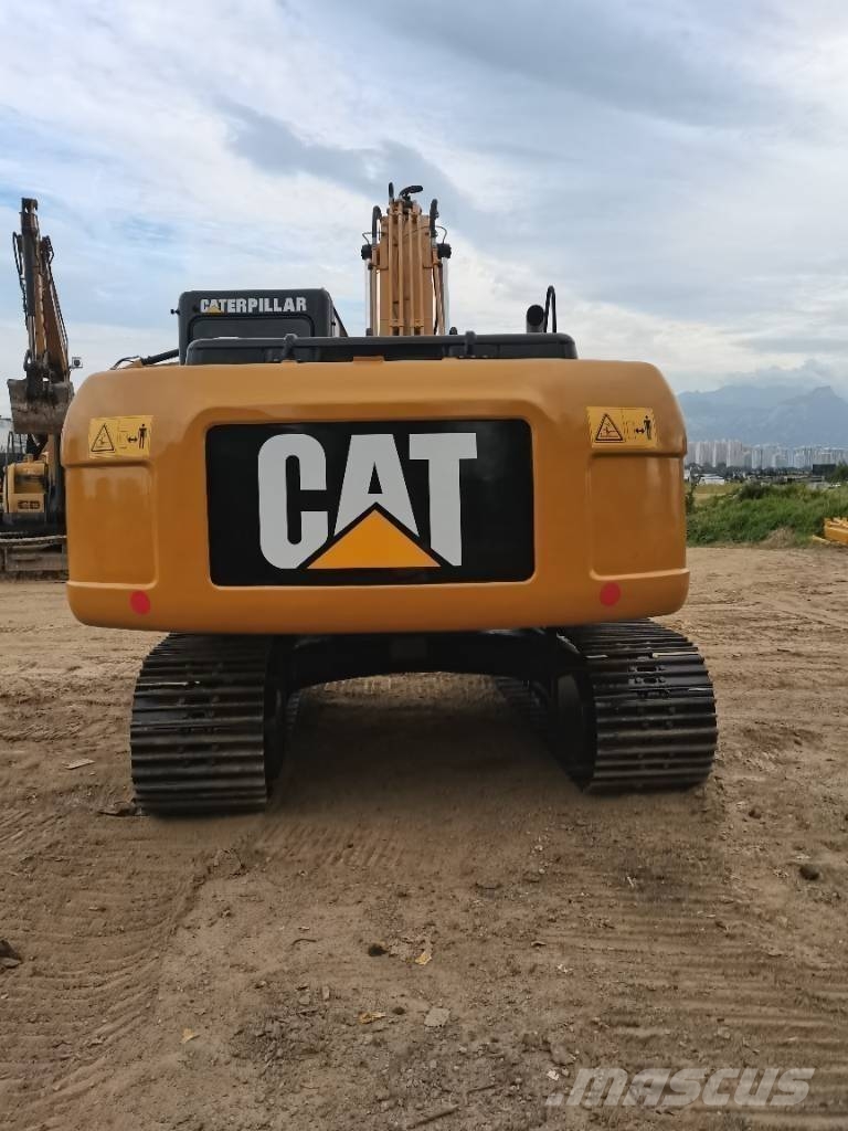 CAT 320 D 履带挖掘机