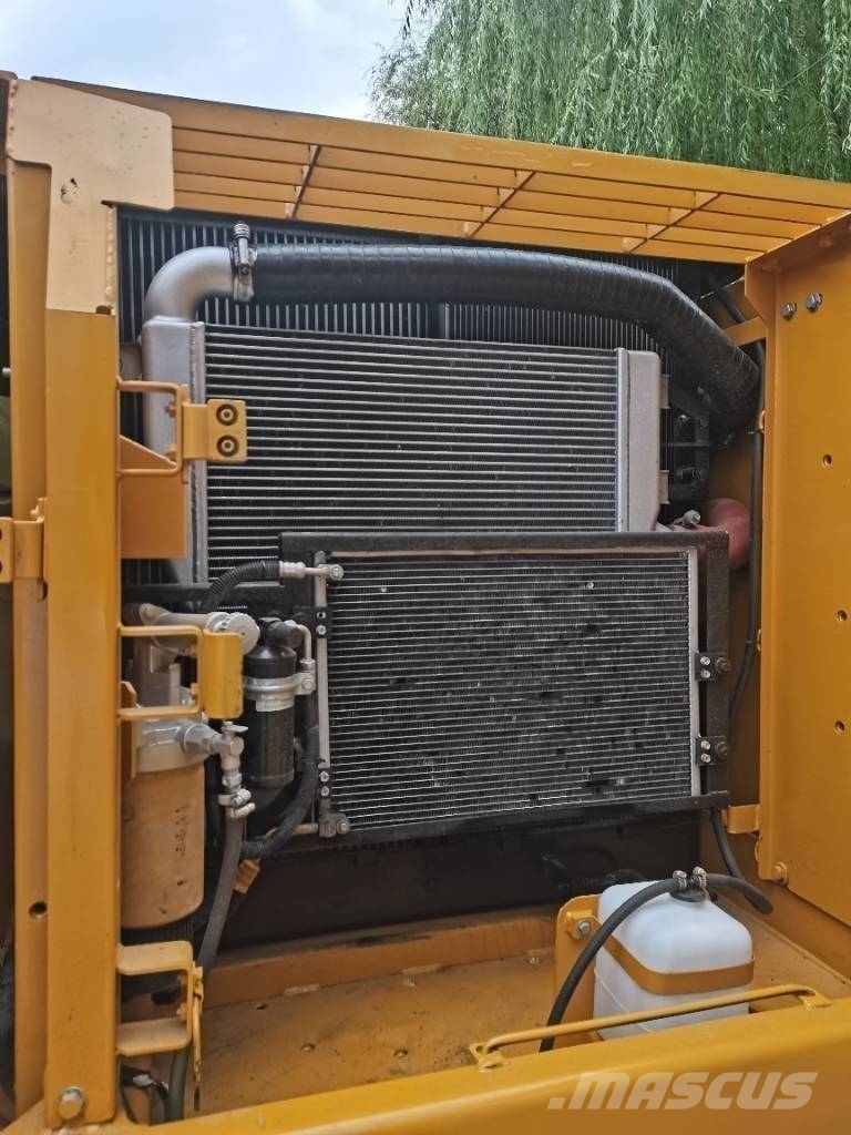 CAT 320 D 履带挖掘机