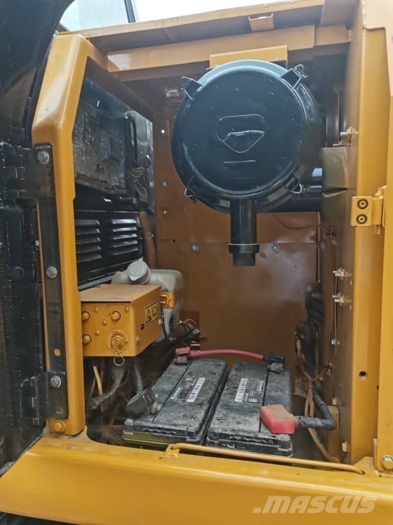 CAT 320 D 履带挖掘机