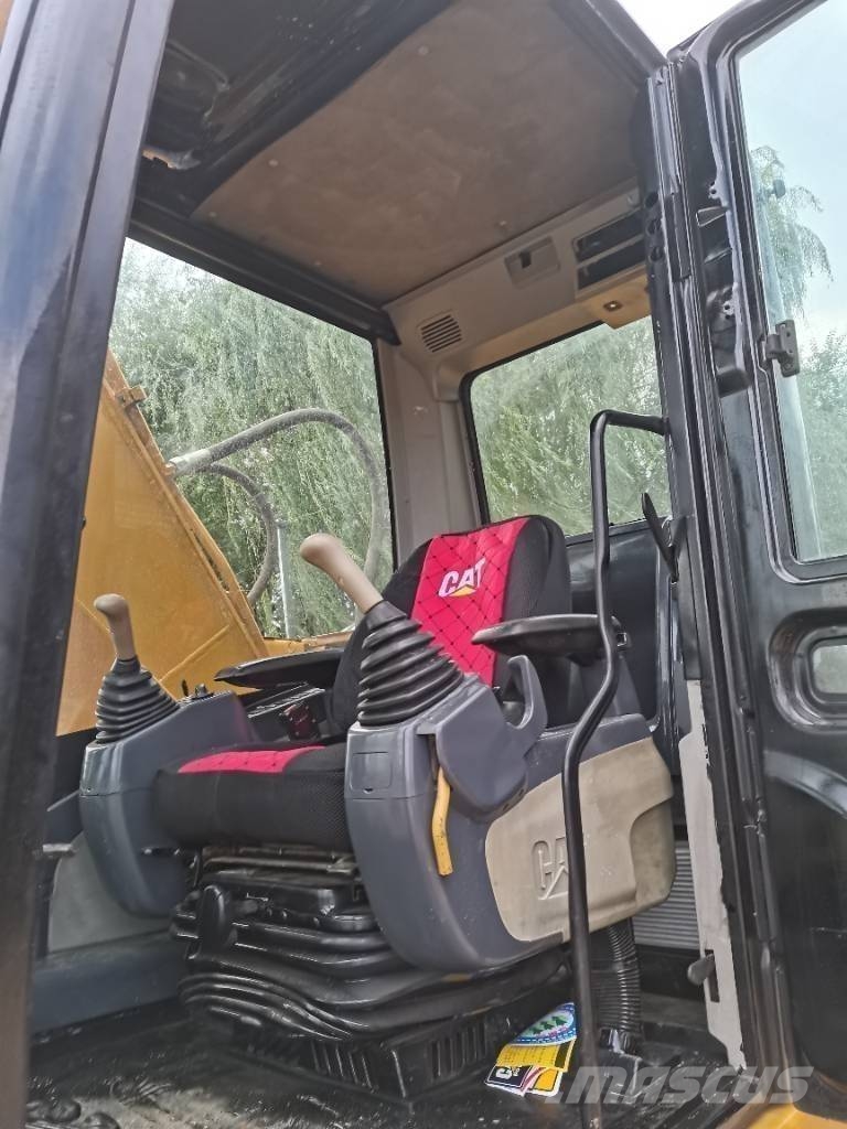 CAT 320 D 履带挖掘机