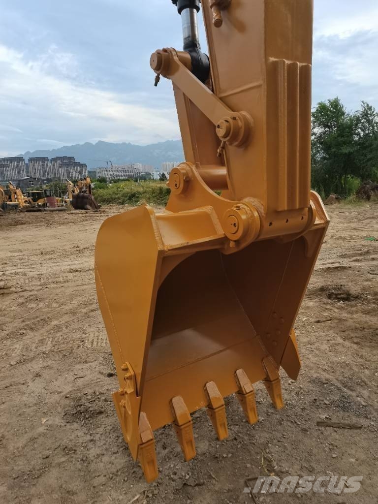 CAT 320 D 履带挖掘机