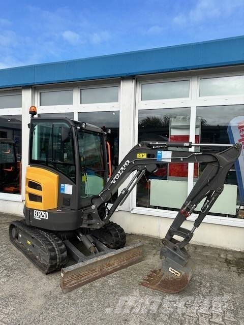 Volvo Kompaktbagger ECR25DFL 小型挖掘机