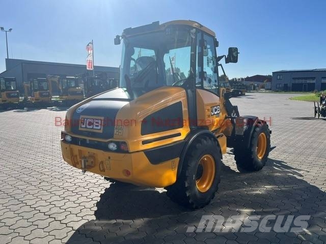 JCB 407 BJ 26 Konstantöl Kolesni nakladalci