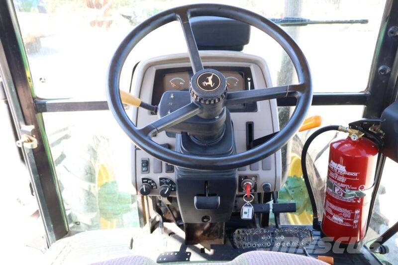 John Deere 6115 D Tratores Agrícolas usados