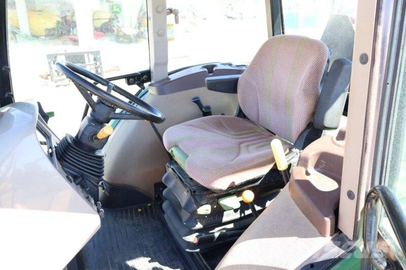 John Deere 6115 D Tratores Agrícolas usados