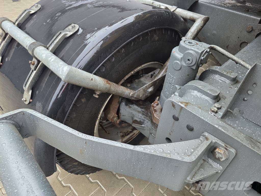 Wacker Neuson EW 100 حفارات بعجل
