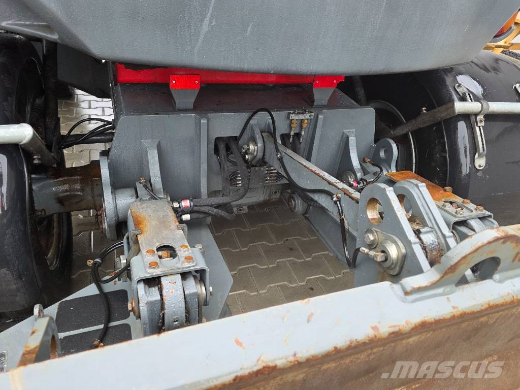 Wacker Neuson EW 100 حفارات بعجل