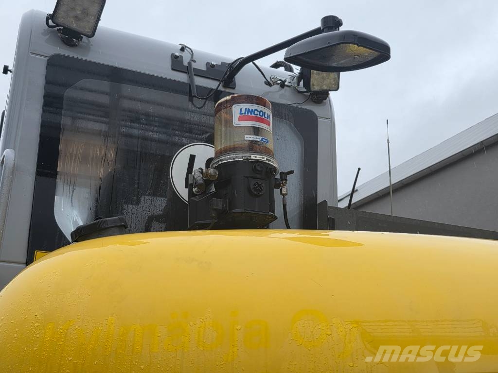 Wacker Neuson EW 100 حفارات بعجل