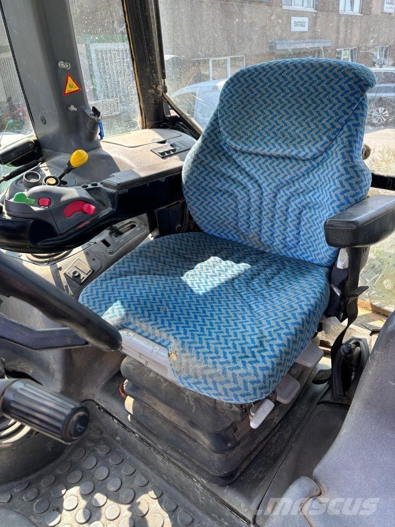 Deutz-Fahr AGROTRON 165.7 Трактори