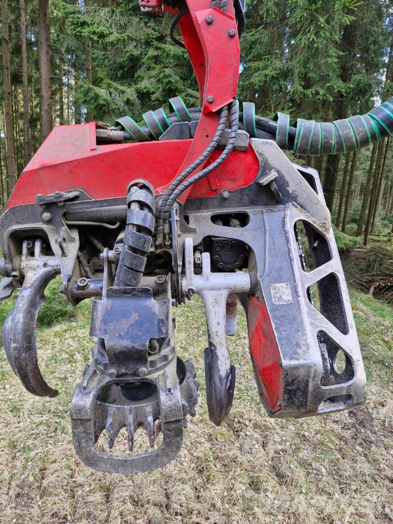 Komatsu 931 XC Harvesterji