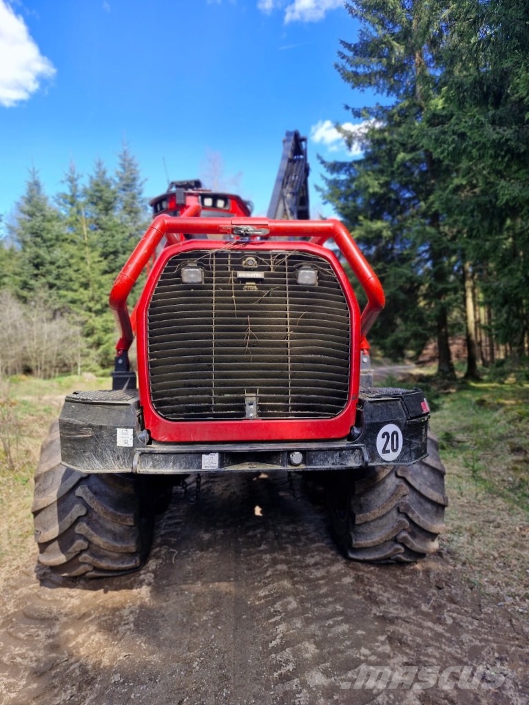 Komatsu 931 XC Harvesterji