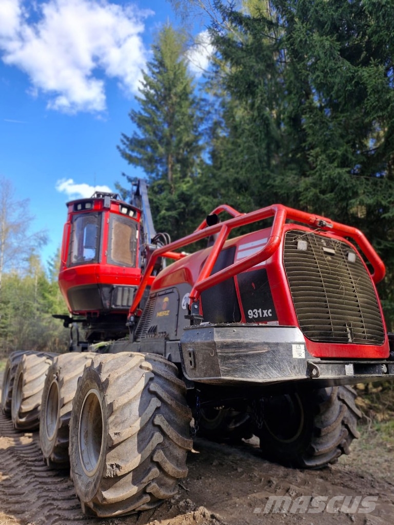 Komatsu 931 XC Harvesterji
