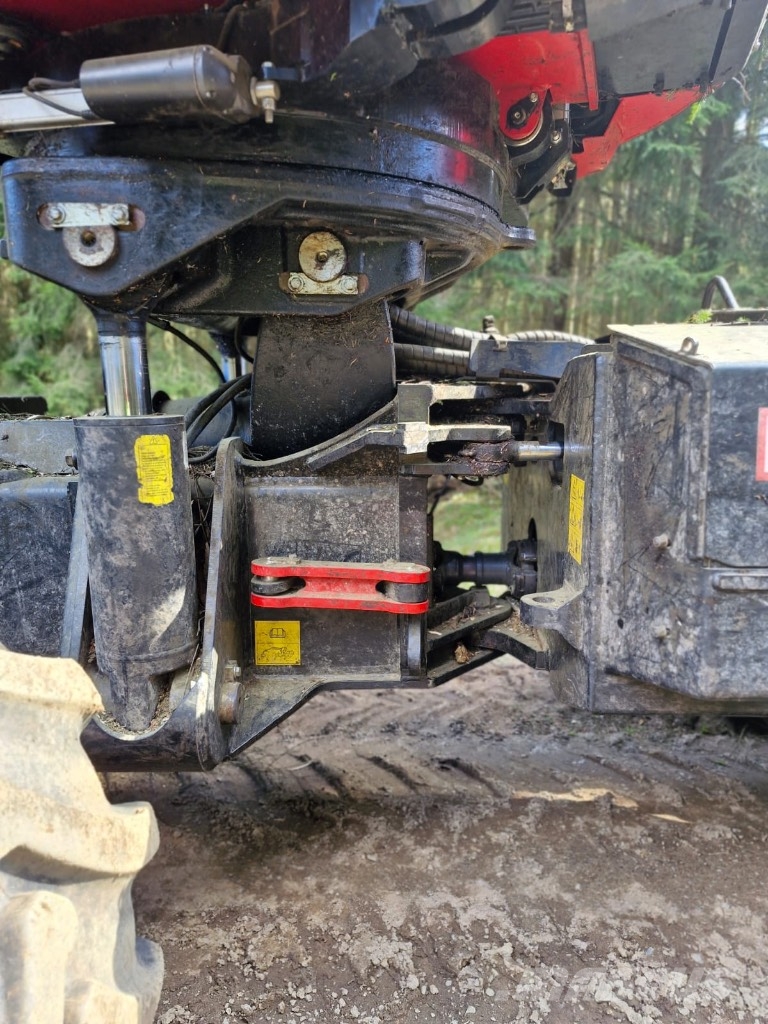 Komatsu 931 XC Harvesterji