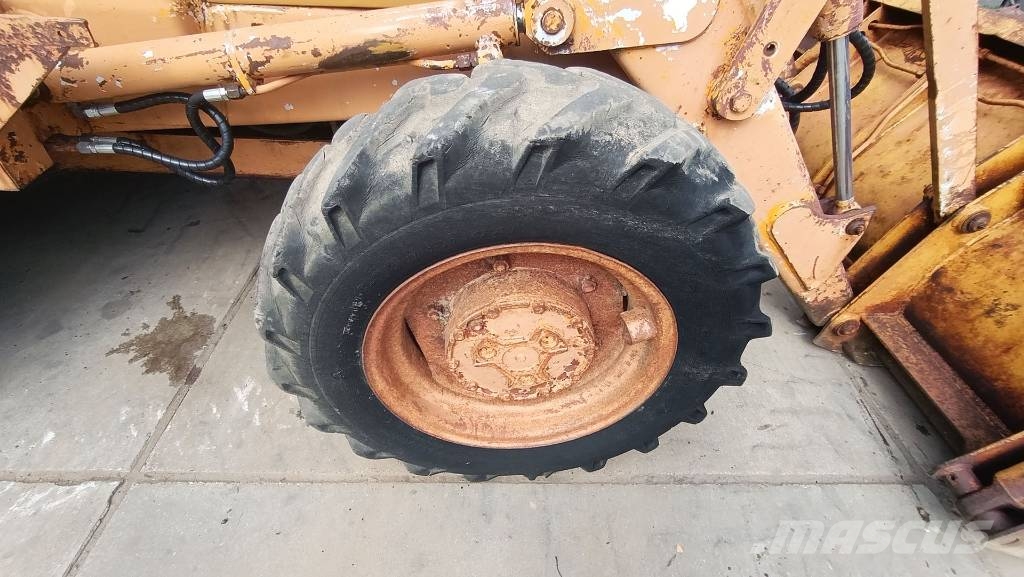 CASE 580 G Teleskoparm, 4x4, 4-in1-Schaufel, 2 Löffel Kaivurikuormaajat