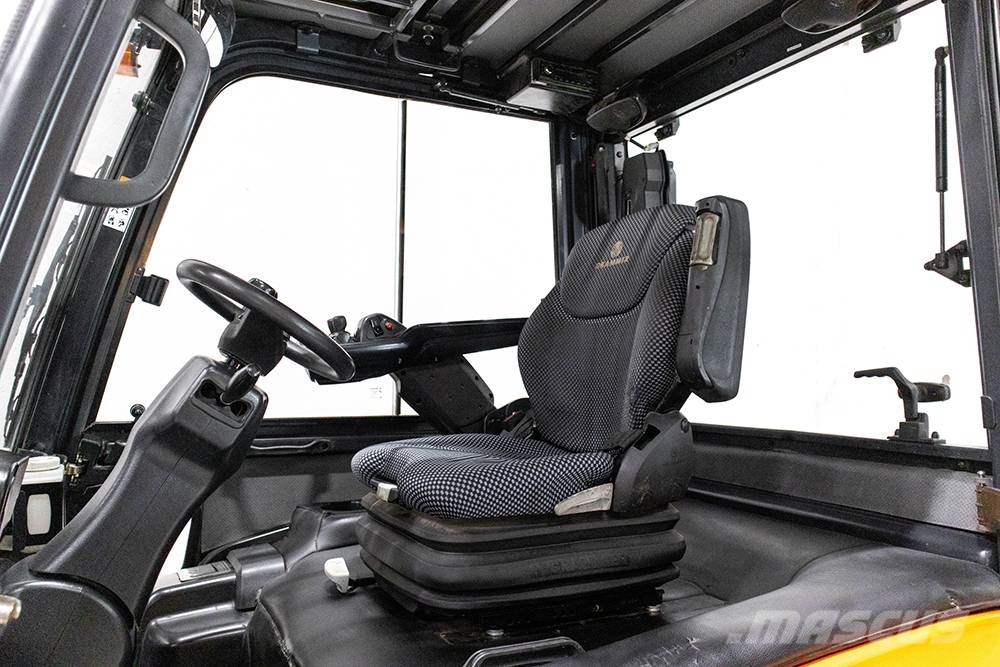 Doosan B25X-7, 2,5-tons el motviktstruck med hytt Sähkötrukit