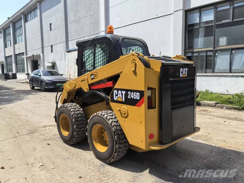 CAT 246 D Φορτωτάκια