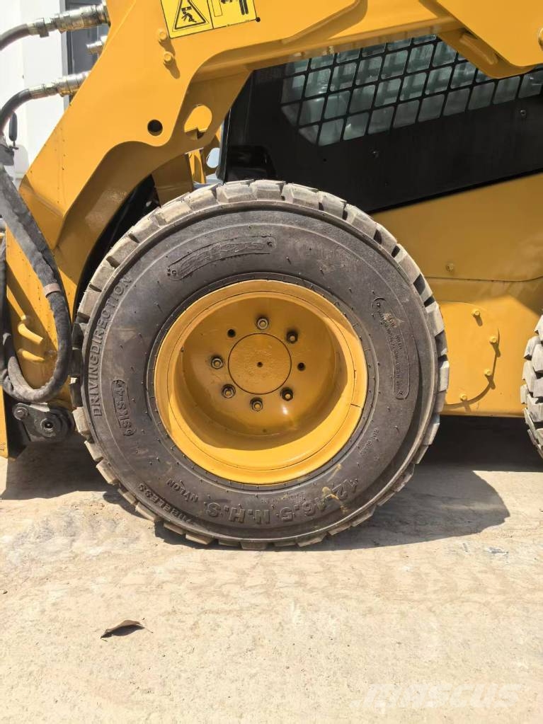 CAT 246 D Φορτωτάκια