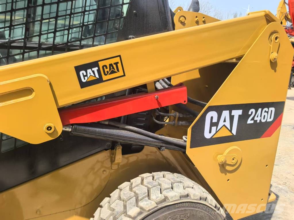 CAT 246 D Φορτωτάκια
