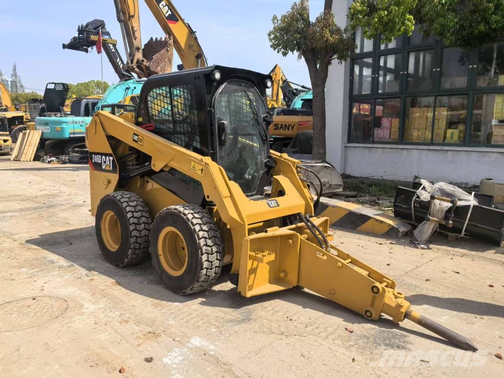 CAT 246 D Φορτωτάκια