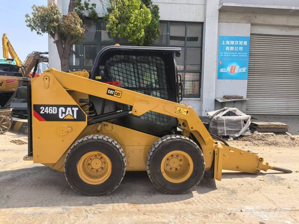 CAT 246 D Φορτωτάκια
