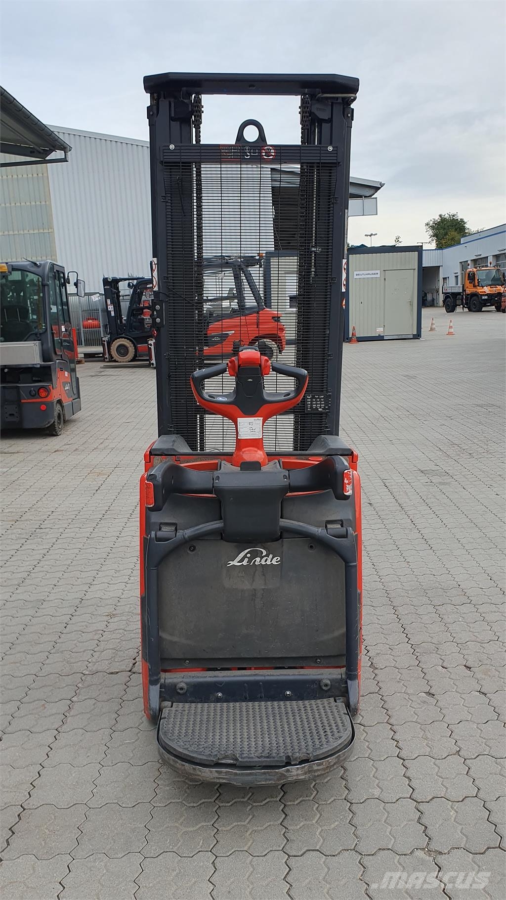 Linde L14APi Samopogonski ročni viličarji