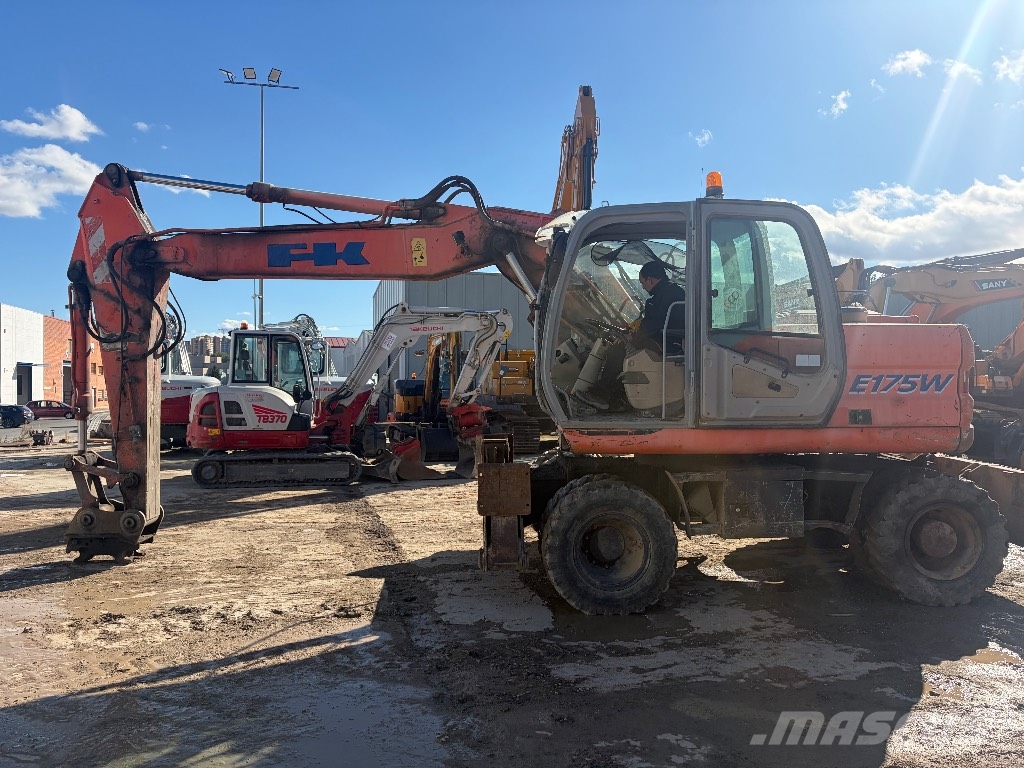Fiat-Kobelco E 175 W Bageri na kotačima