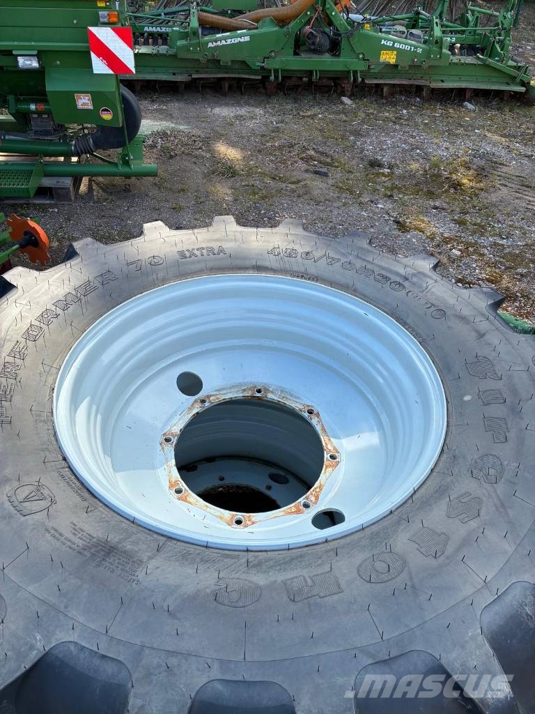 Steyr CNH Däck, hjul och fälgar