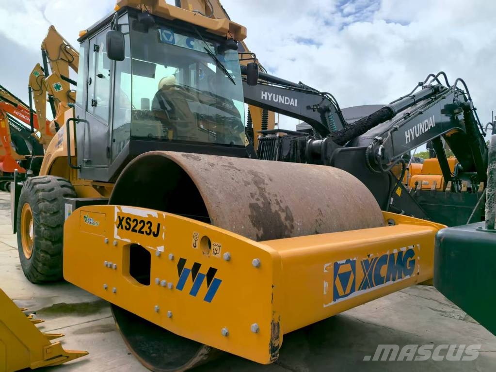 XCMG XS 223 J Walzenzüge