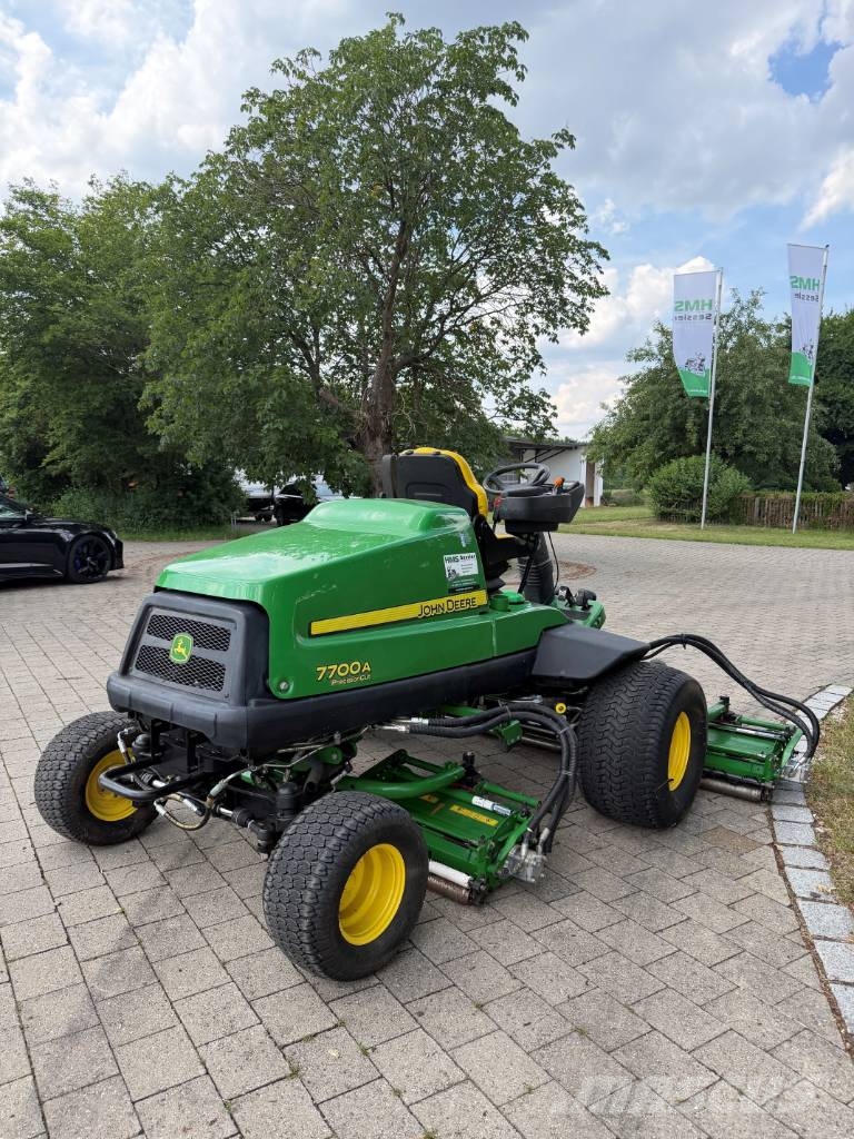 John Deere 7700 A PrecisionCut ماكينات جز العشب