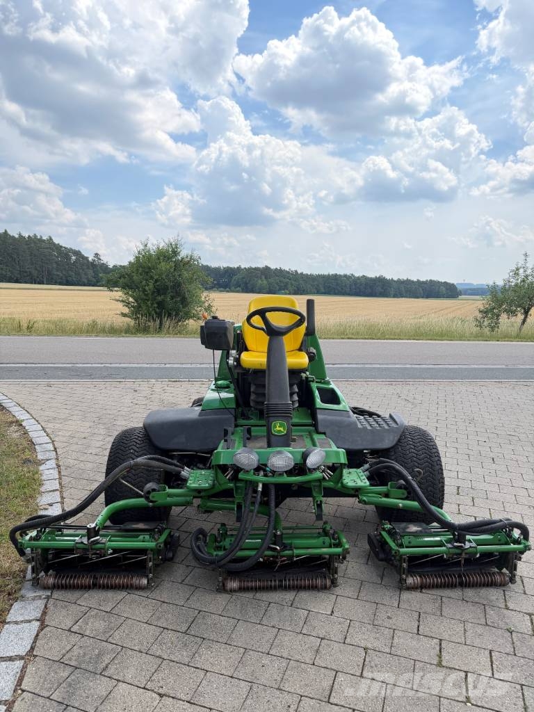 John Deere 7700 A PrecisionCut ماكينات جز العشب