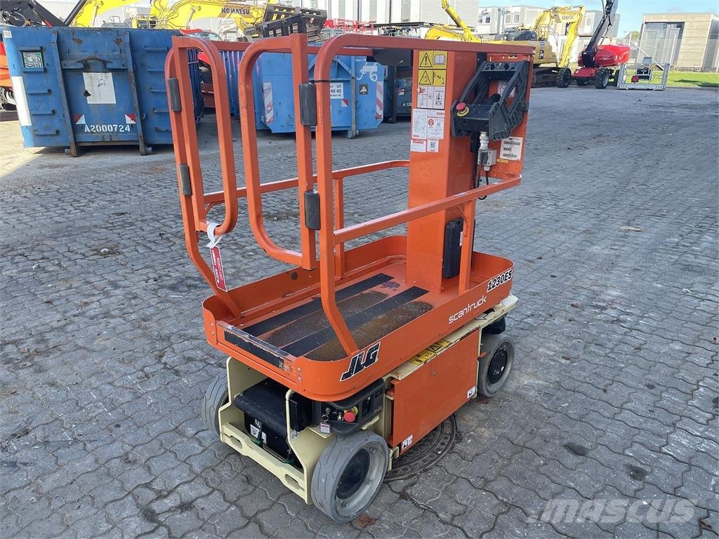 JLG 1230ES Ascensores de personal y montacargas de acceso