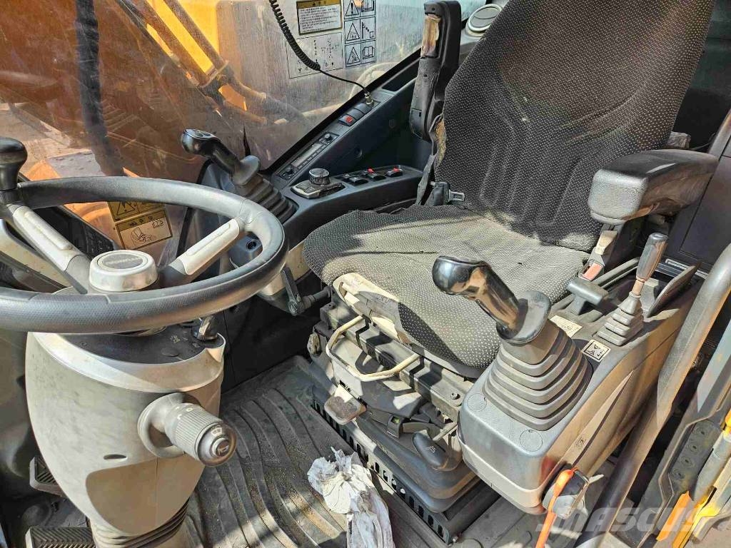 Hyundai HW 145 轮式挖掘机